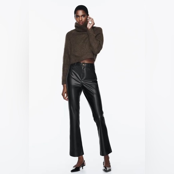 Zara FAUX LEATHER MINI FLARED CROPPED PANTS - Picture 1 of 13